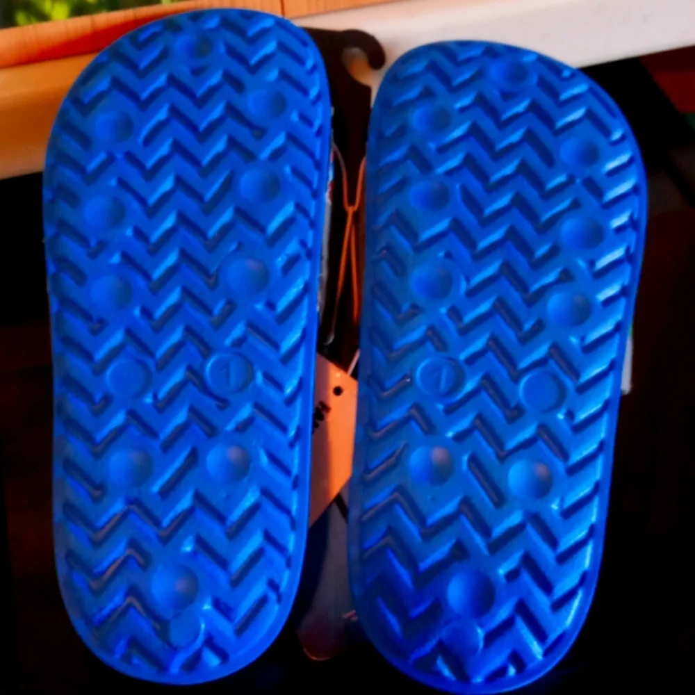 Marvel Blue and Gray Sandals with Cartoon Design Children's - Picture 4 of 4